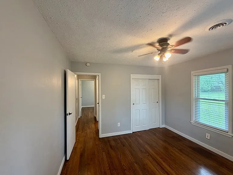 416 W Wenger Rd — Photo 19
