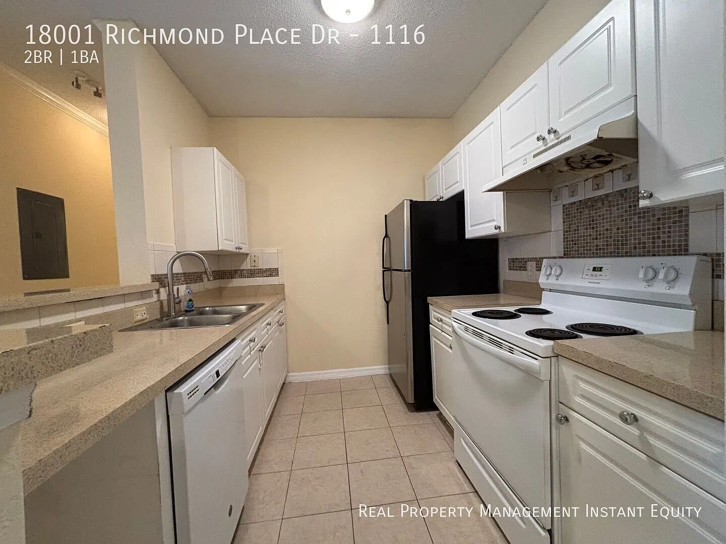 Charming 2-Bedroom Apartment in The Enclave at Richmond Place! — Photo 2
