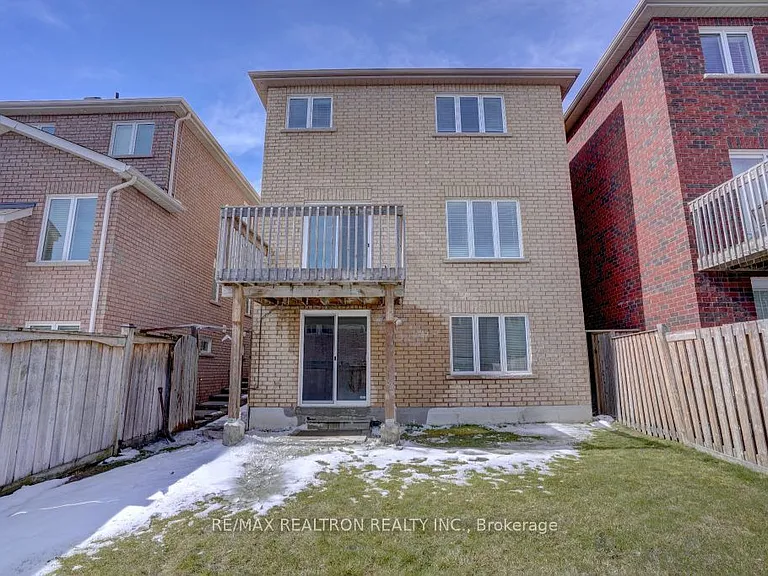 21 Shapland Cres — Photo 23