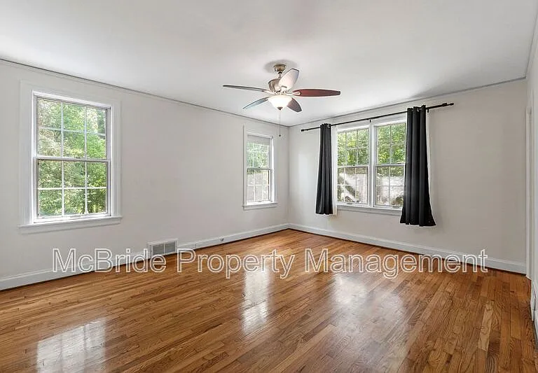 1835 Kissingbower Rd — Photo 18