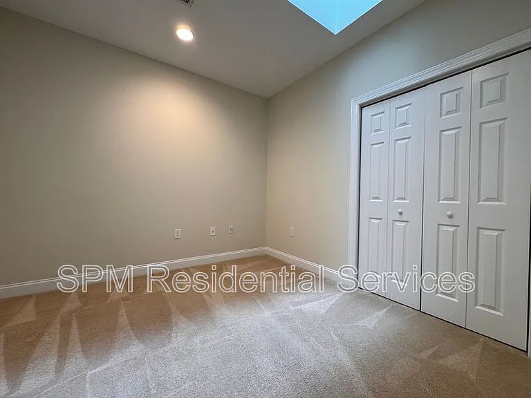 4534 Regent Dr — Photo 8