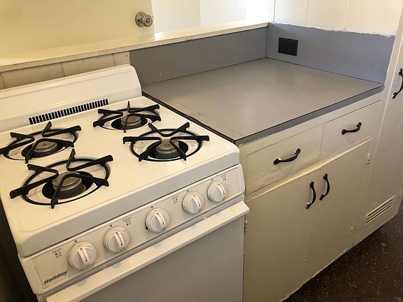 5th image of 1669 S Beretania St APT 4