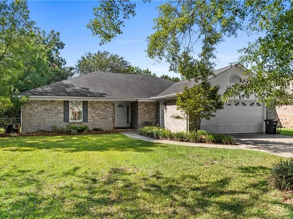 1 Troyer Ct, Fairhope, AL 36532