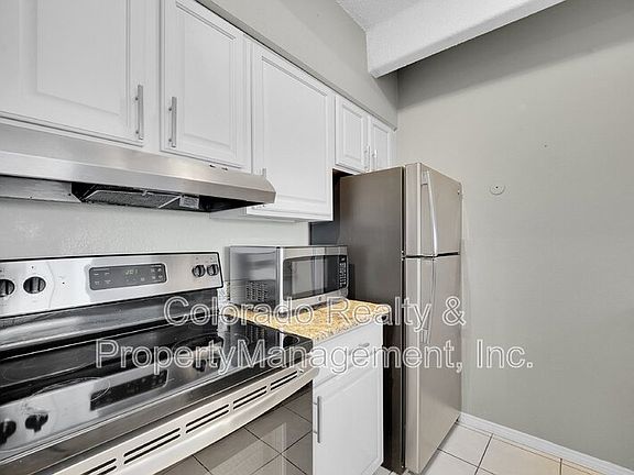 4th image of 1441 N Humboldt St APT 403