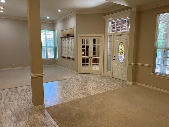 5th image of 110 S Mill Trace Dr