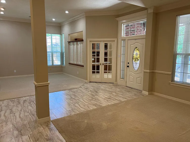 110 S Mill Trace Dr — Photo 5