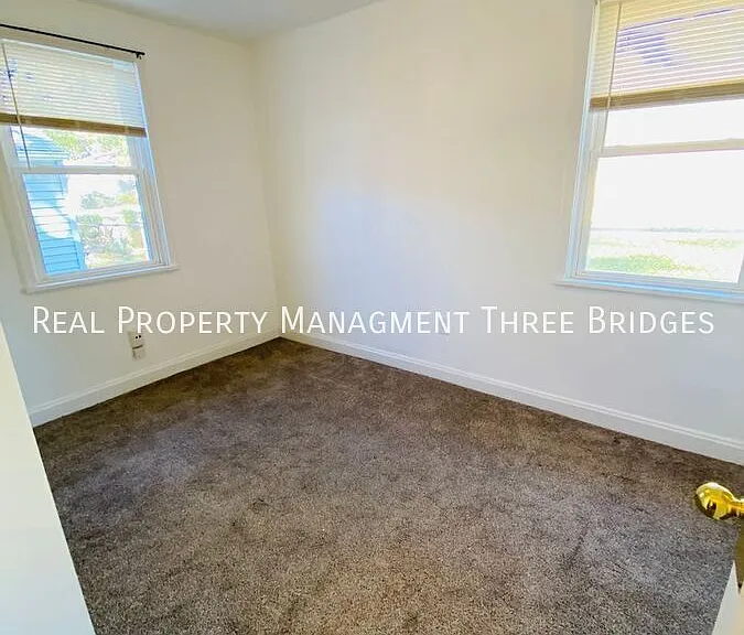7061 Pernod Ave — Photo 8