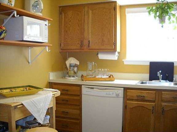 Kitchen - Nice and Bright