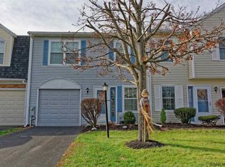 126 Bridgewood Ln, Watervliet, NY 12189