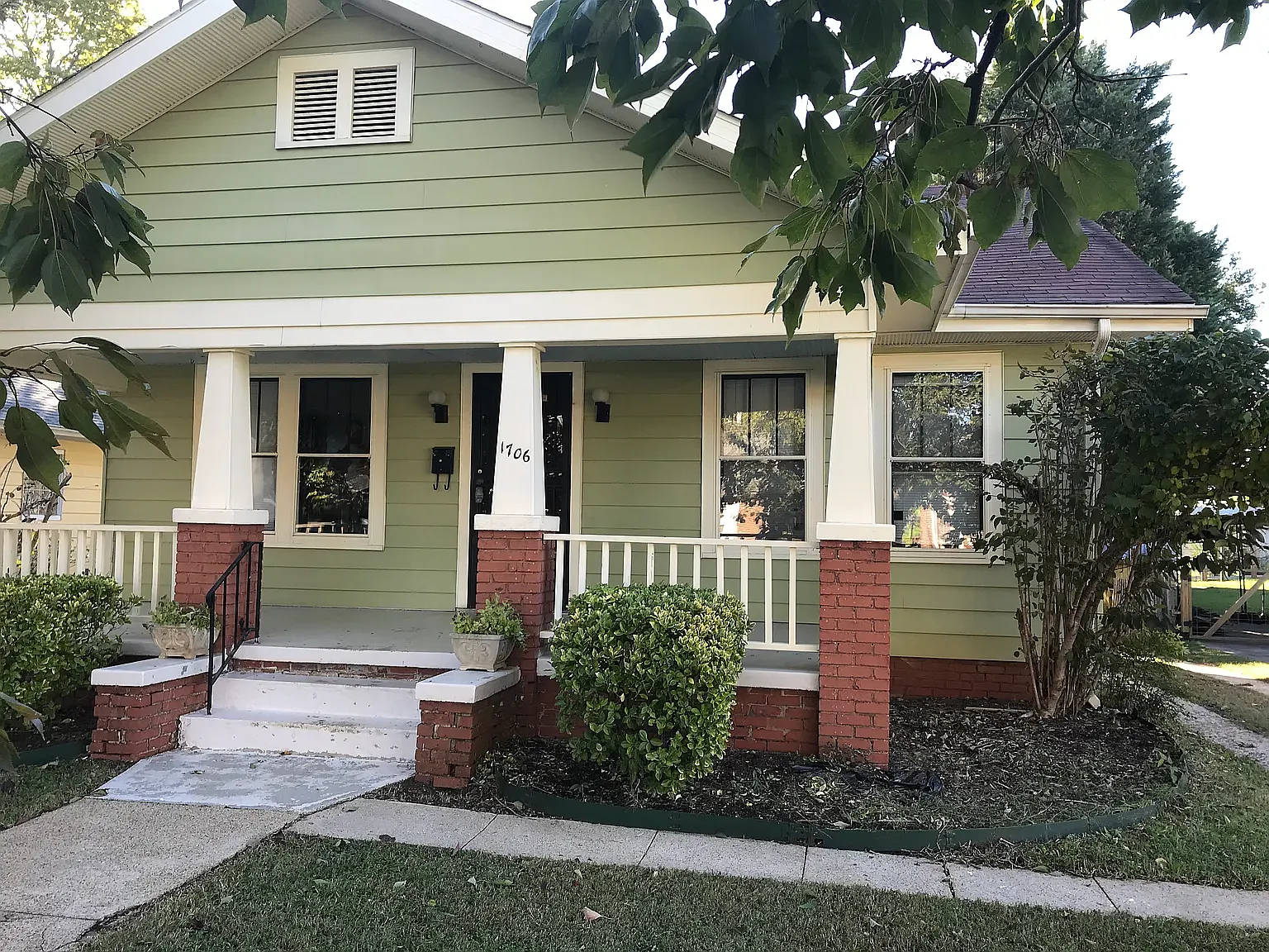 1706 Chicago Ave — Photo 3