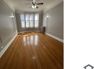 2911 E 78th St #3, Chicago, IL 60649