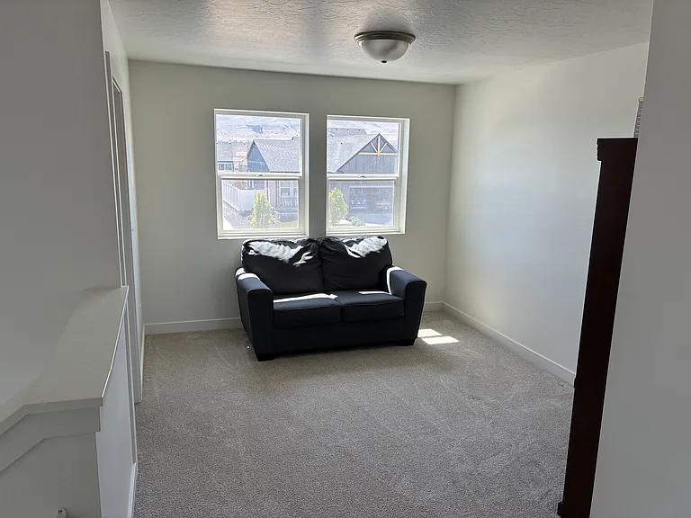 724 W Blue Mountain Dr — Photo 14