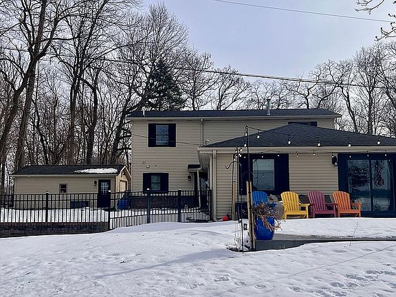 3rd image of 20070 Parkway Ave