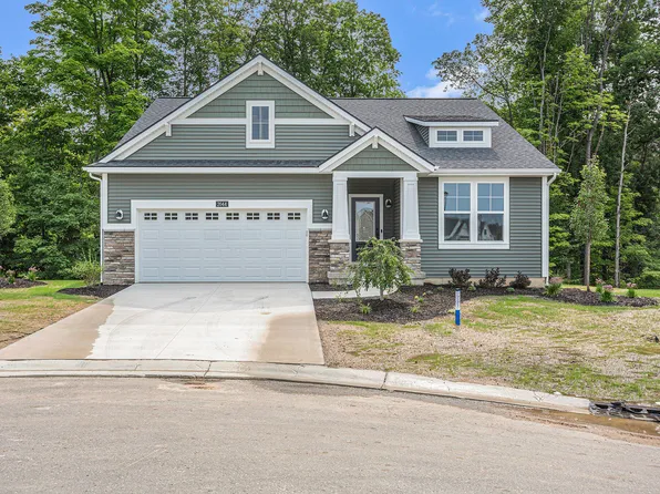 2044 Flowering Dr, Hudsonville, MI 49426