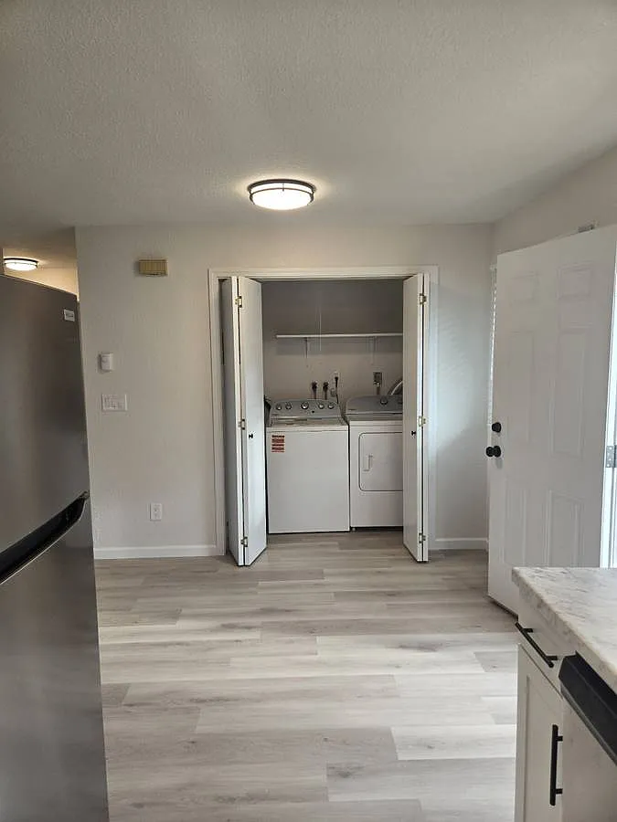 2 bed, 850 sqft, $1,875 — Photo 2