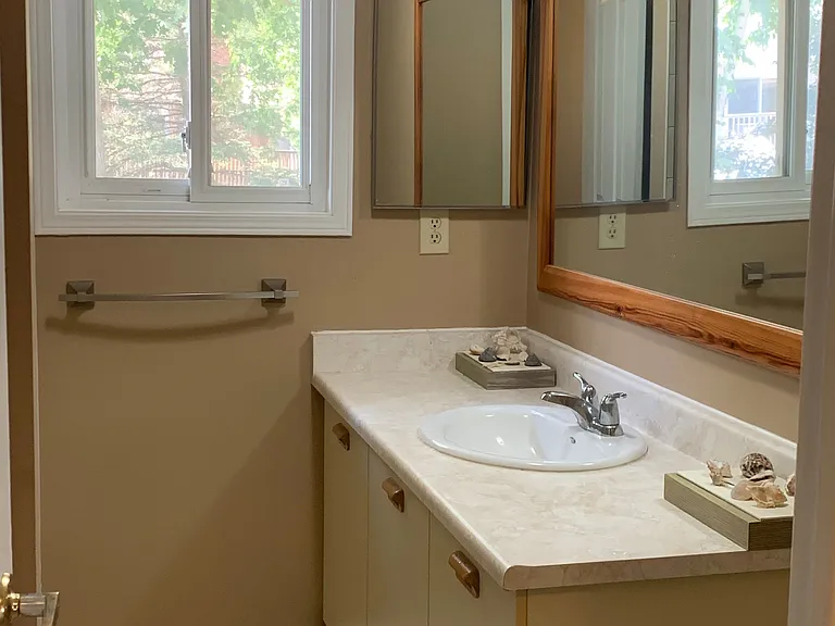 29 Irwin Dr — Photo 6