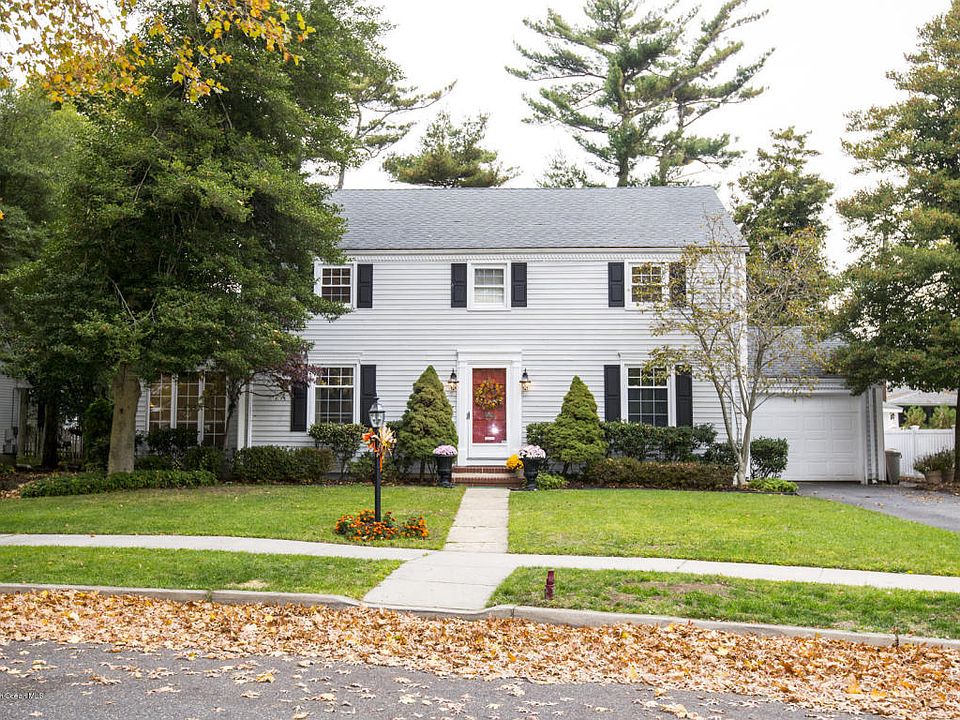 1st image of 517 Crescent Pkwy