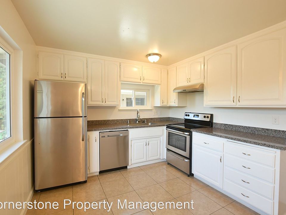 1st image of 220 Adler Ave APT 4