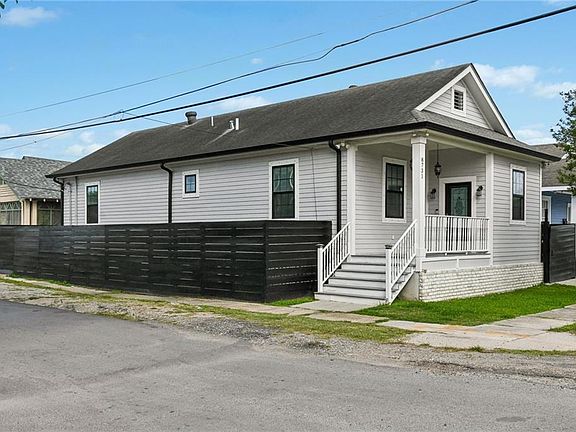 3rd image of 8731 Pear St