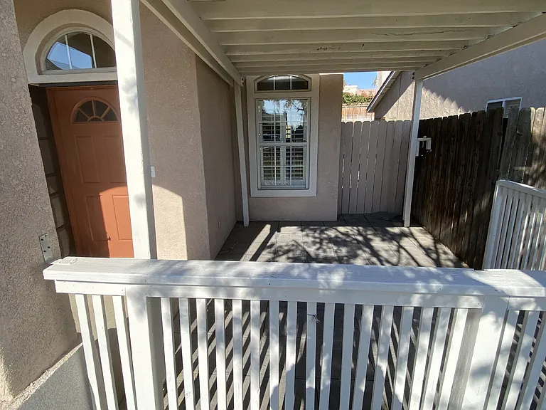 432 Dry Meadow Ln — Photo 2