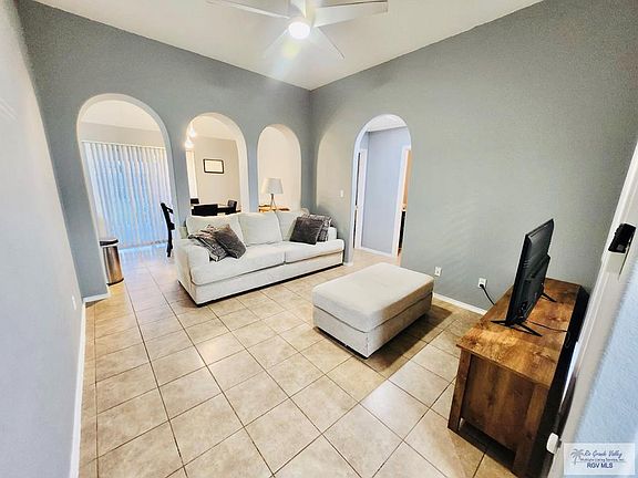 3rd image of 2789 Malta St