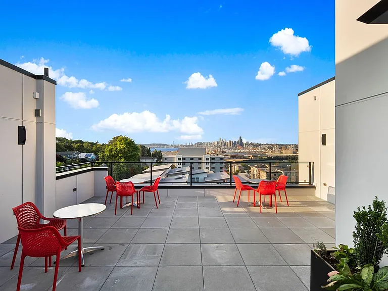 Avala Apartments — Photo 34
