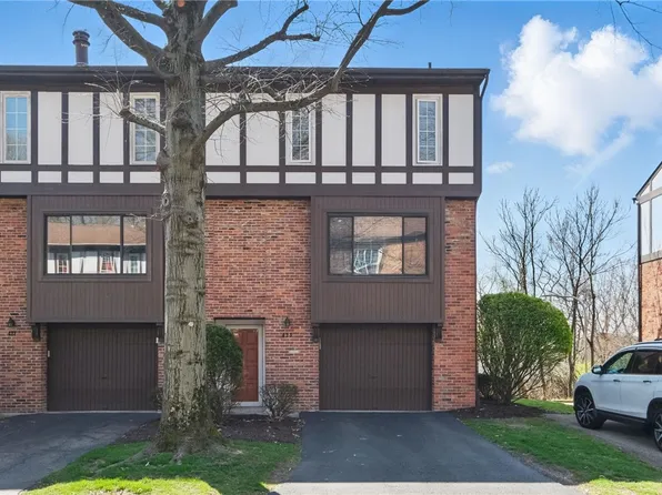 423 Allenberry Dr, Pittsburgh, PA 15237
