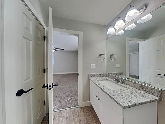 3rd image of 3646 Jasmine Ave #2-4