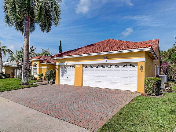 3rd image of 10207 Allamanda Blvd