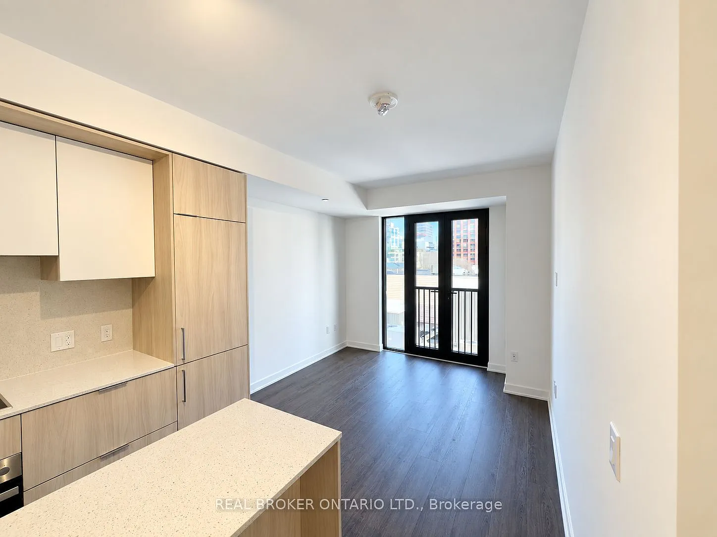 1 bed, $2,400 — Photo 4