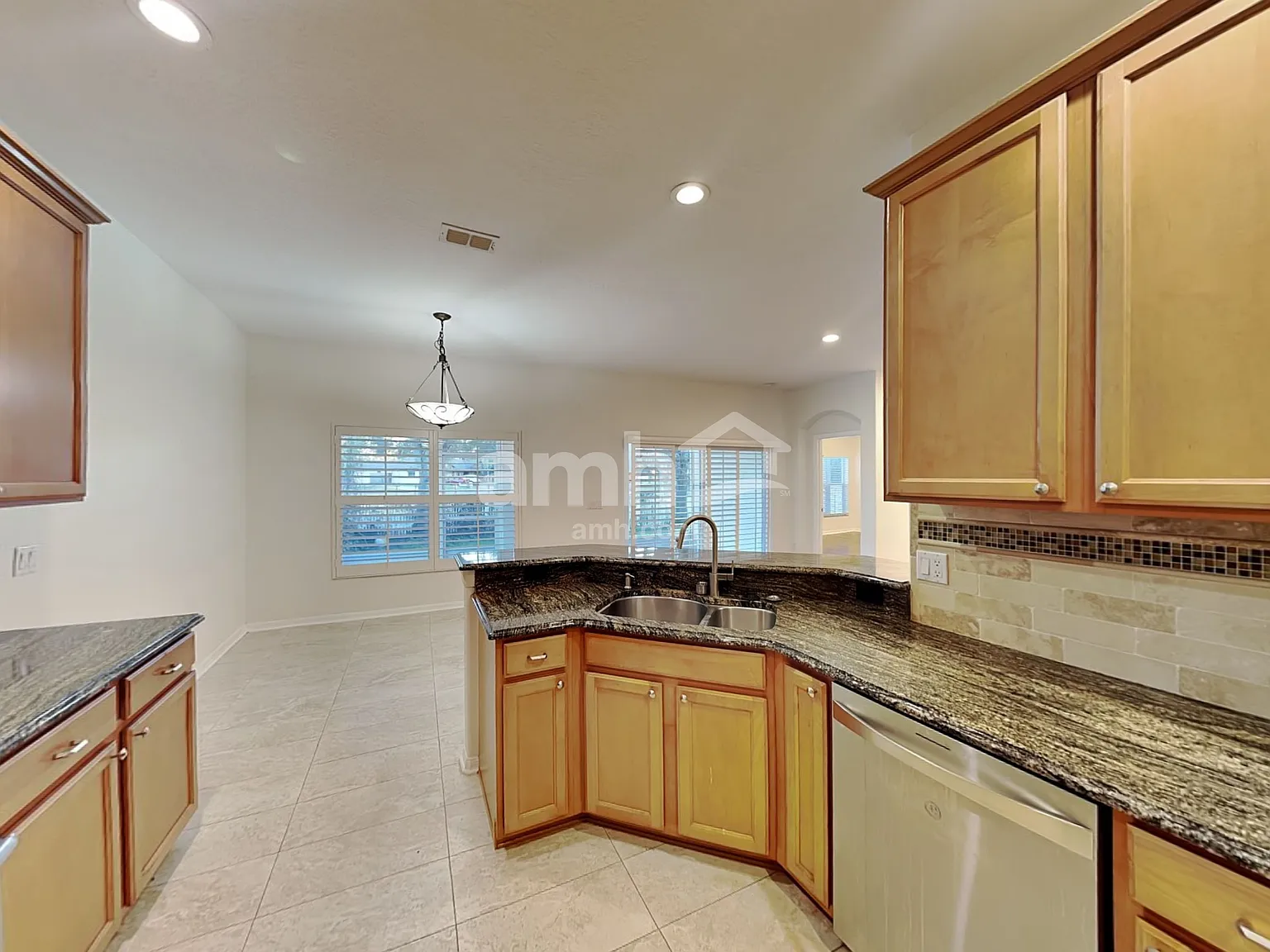3 bed, 2.0 bath, 1953 sqft, $2,730 — Photo 4