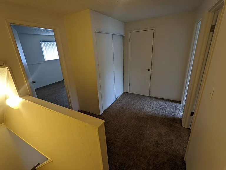 Royal Crest Townhomes — Photo 63