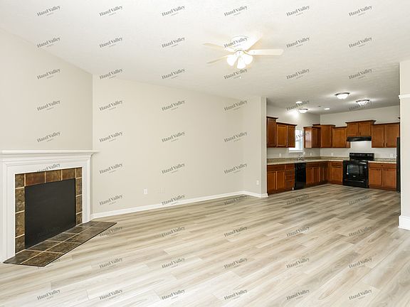 3rd image of 2518 Apple Tree Ln