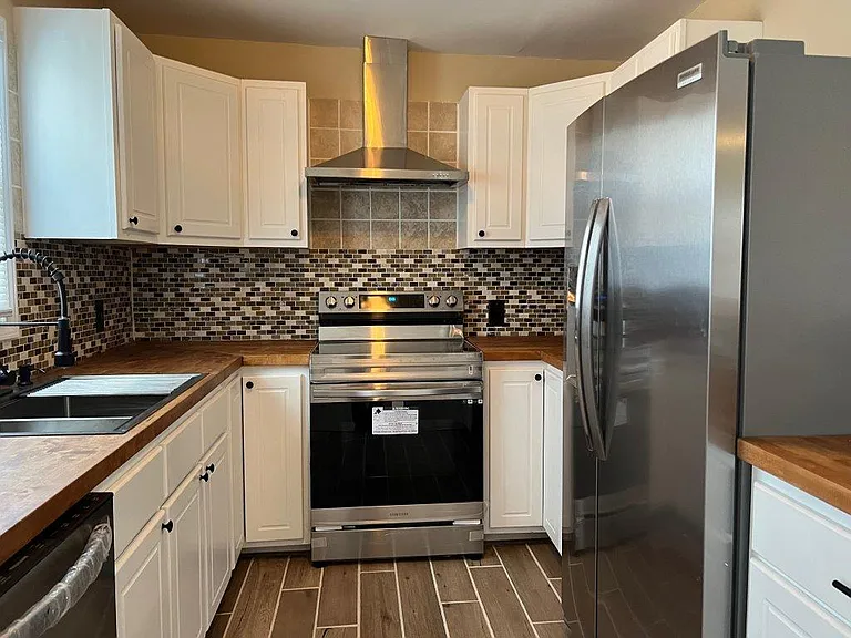 408 Brooke Dr — Photo 9