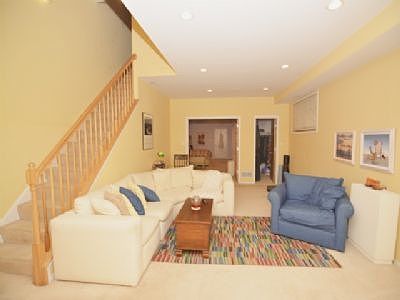 4th image of 1449 W Walton Street # First Floor