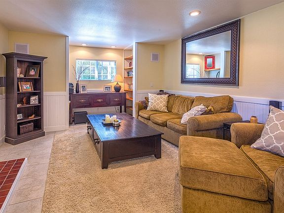 4th image of 3025 Potter Ave