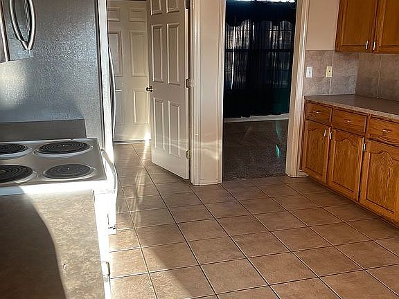 3rd image of 3547 Driftwood Ave