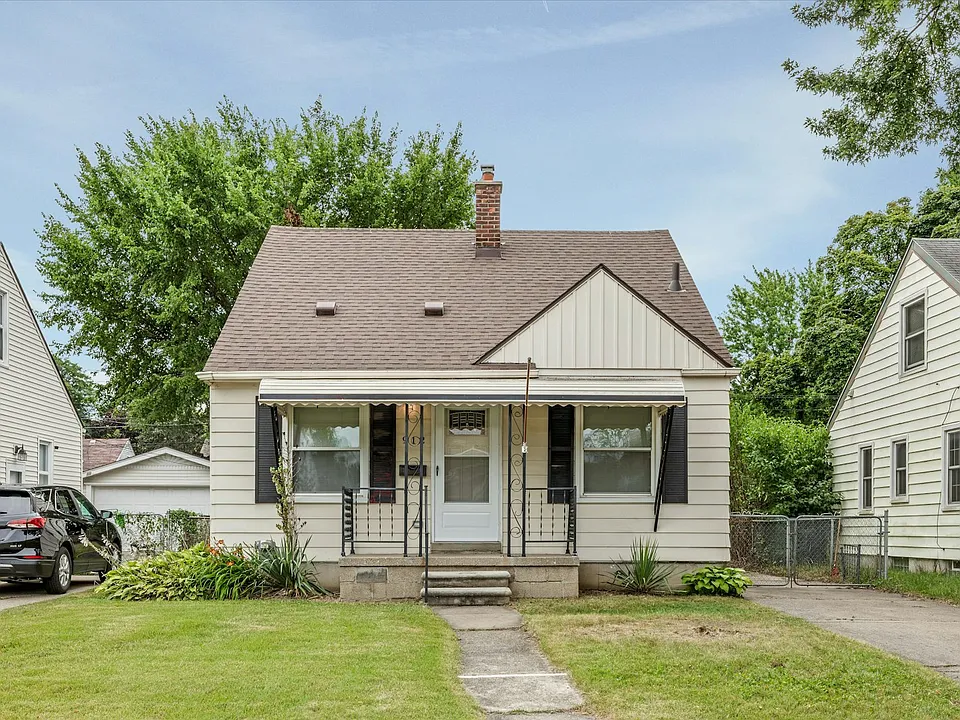 912 N Edison Ave