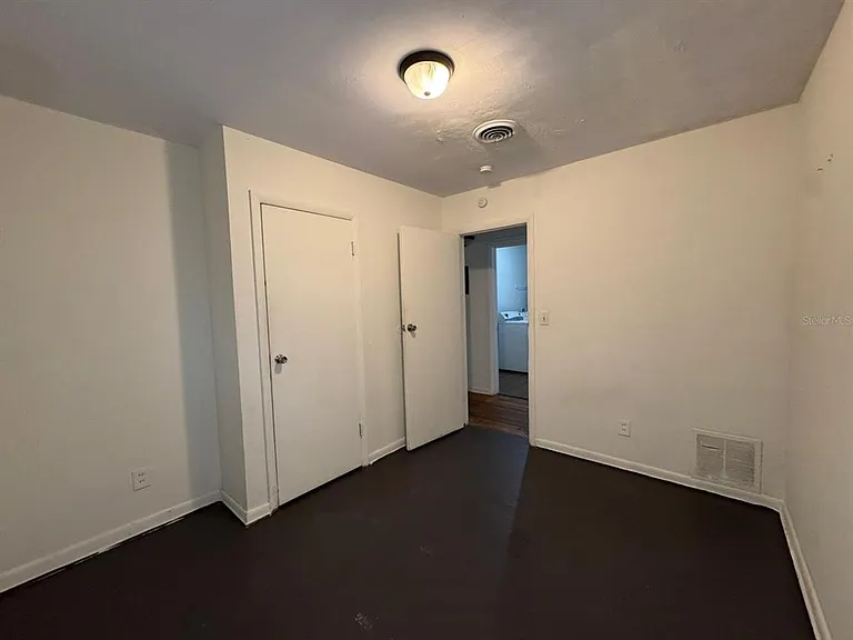 416 Sun Ct — Photo 2