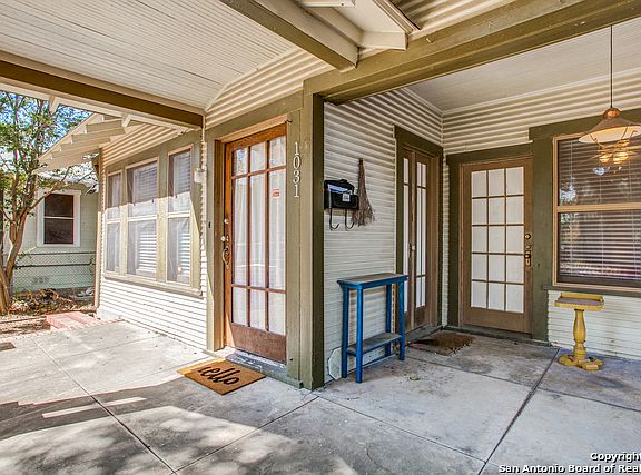 3rd image of 1031 W Russell Pl
