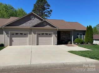 505 2nd Street Pl NE APT R3, Conover, NC 28613