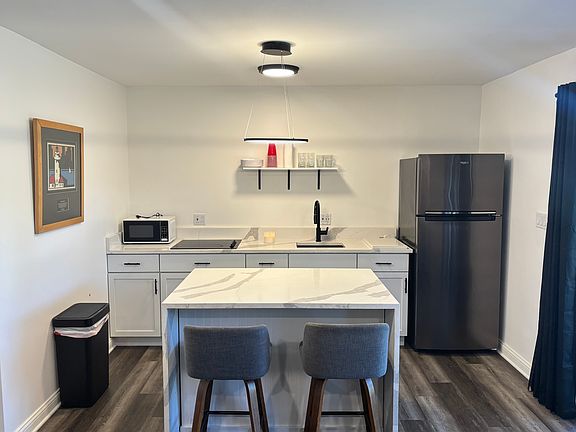 3rd image of 47 Nassau Colony APT 6