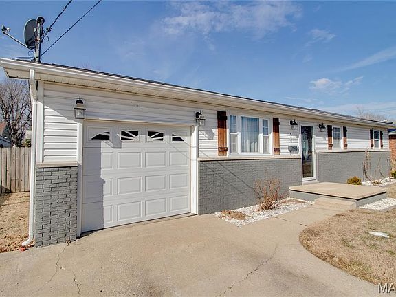 3rd image of 444 Shellview St