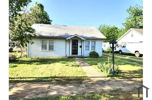 1512 SW D Ave Photo 1