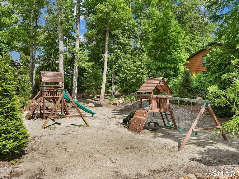 2 High Trail Rd — Photo 16