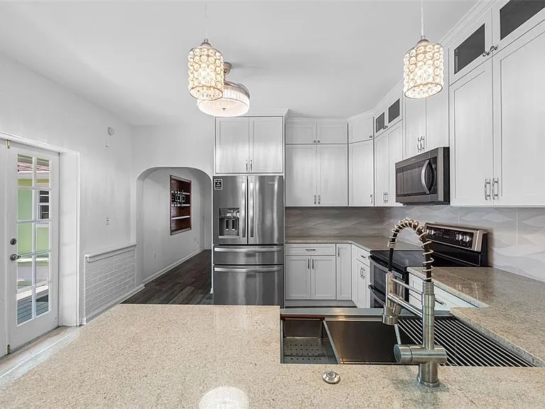 641 Wilkie St — Photo 13