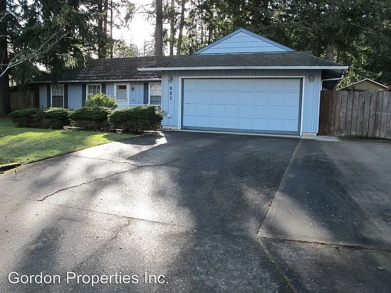 821 NE 178th Ave photo 1