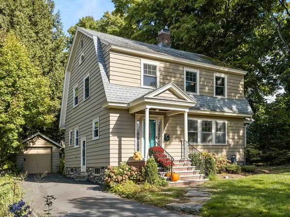 45 Maple Ave, Andover, MA 01810