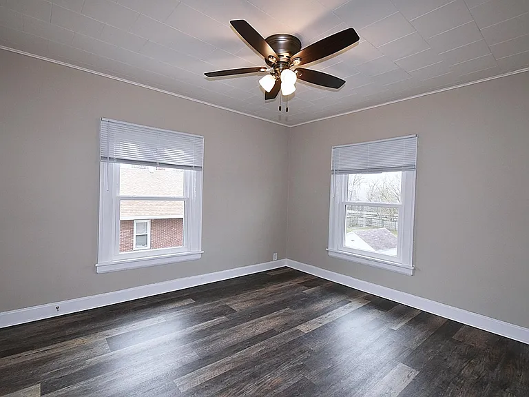 359 W Saint Charles Rd #B — Photo 14