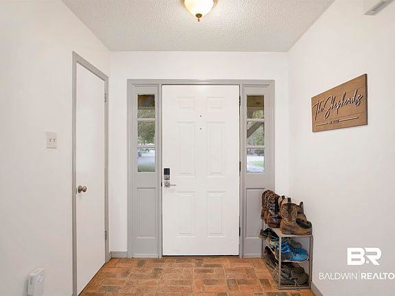 4th image of 9365 Chisholm Ct